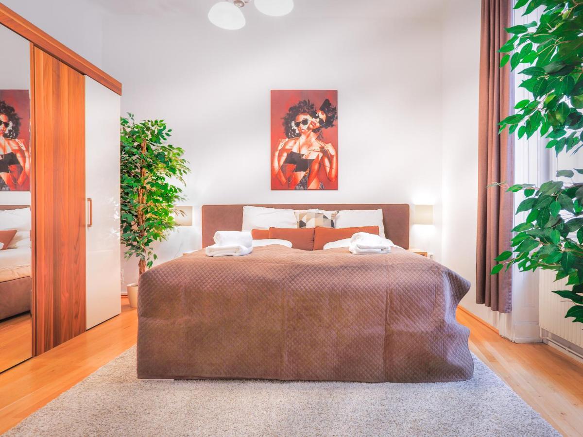 Sky9 Apartments City Center Vienna Luaran gambar